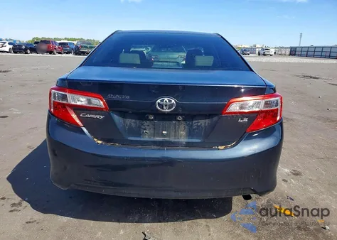 2014 Toyota Camry Le z USA, uszkodzony, nr VIN 4T1BF1FK4EU458366
